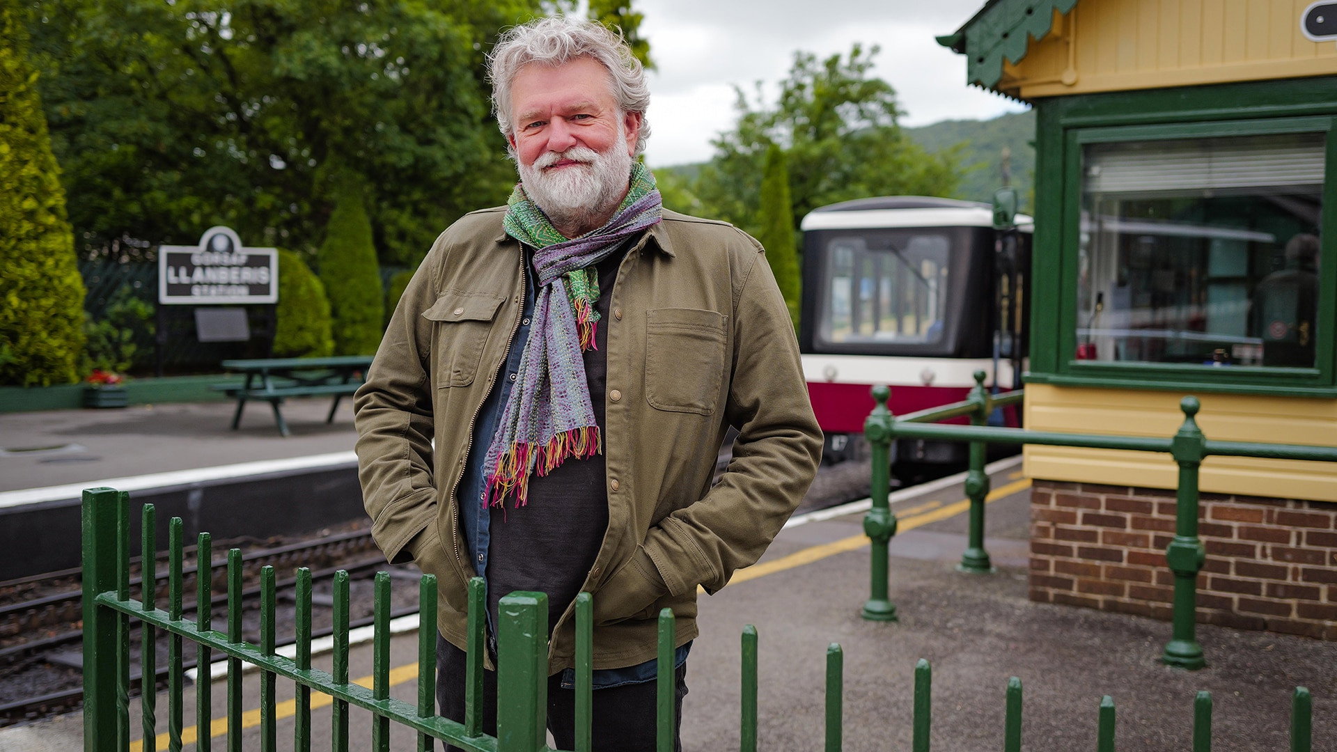 Britain's Favourite Railway Stations with Si King